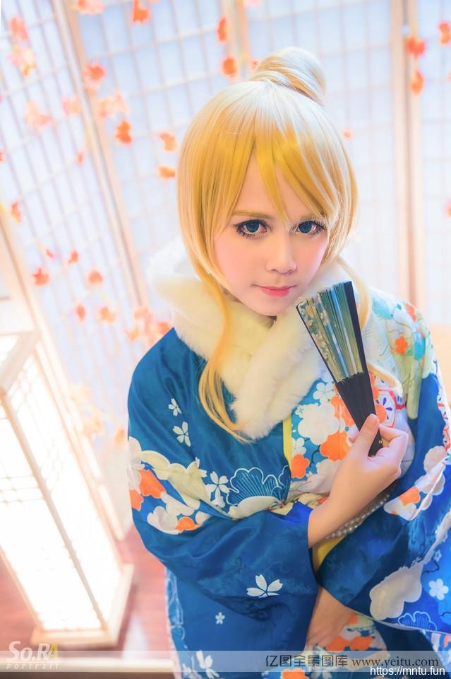 甜美白皙小妹身着和服COSPLAY