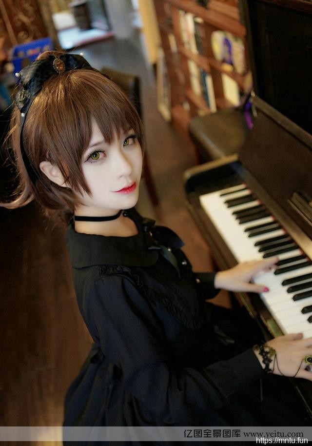 清纯美姐妹花的甜美古典cosplay