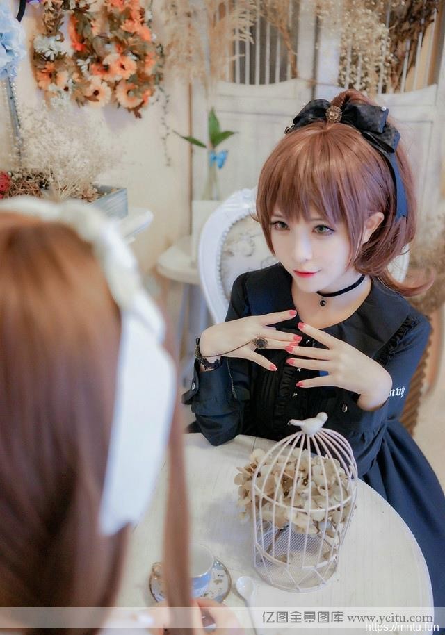 清纯美姐妹花的甜美古典cosplay