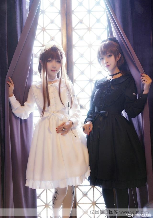 清纯美姐妹花的甜美古典cosplay