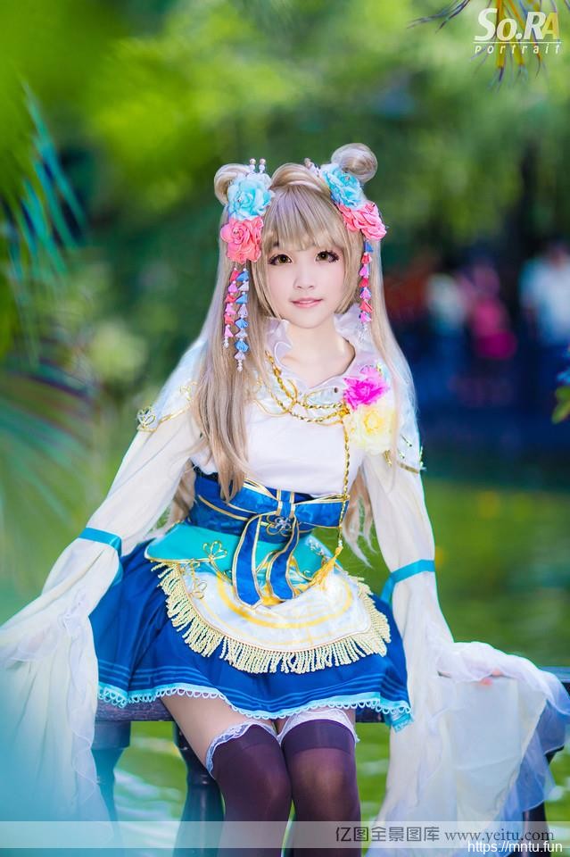 可爱美少女南小鸟纯情COS