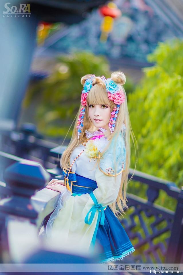 可爱美少女南小鸟纯情COS