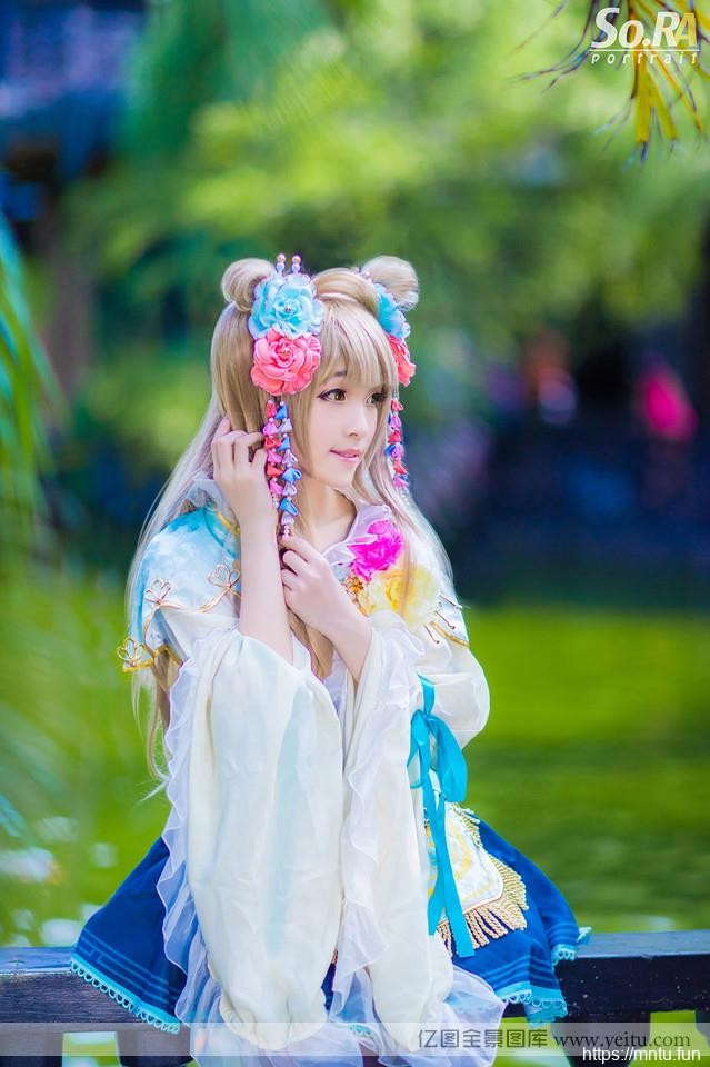 可爱美少女南小鸟纯情COS