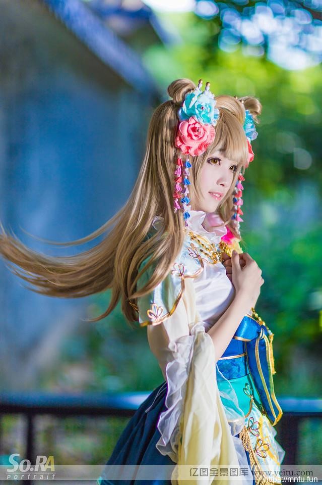 可爱美少女南小鸟纯情COS