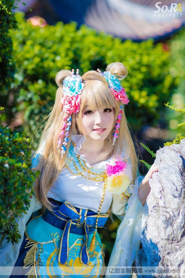 可爱美少女南小鸟纯情COS