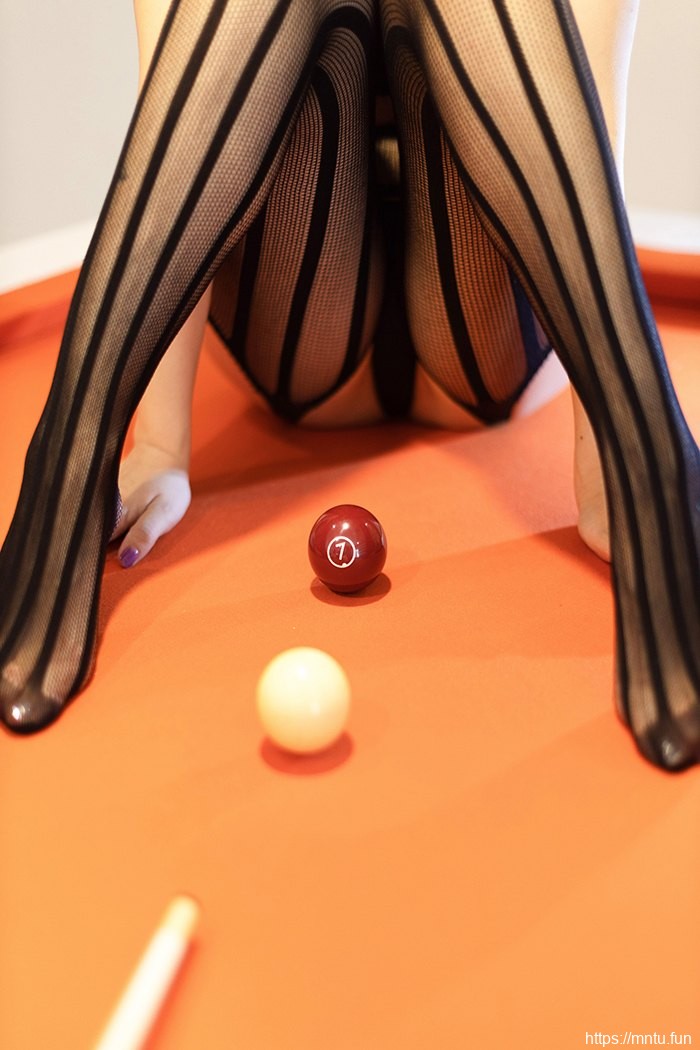 台球女神王雨纯黑丝玉臀香滑诱人