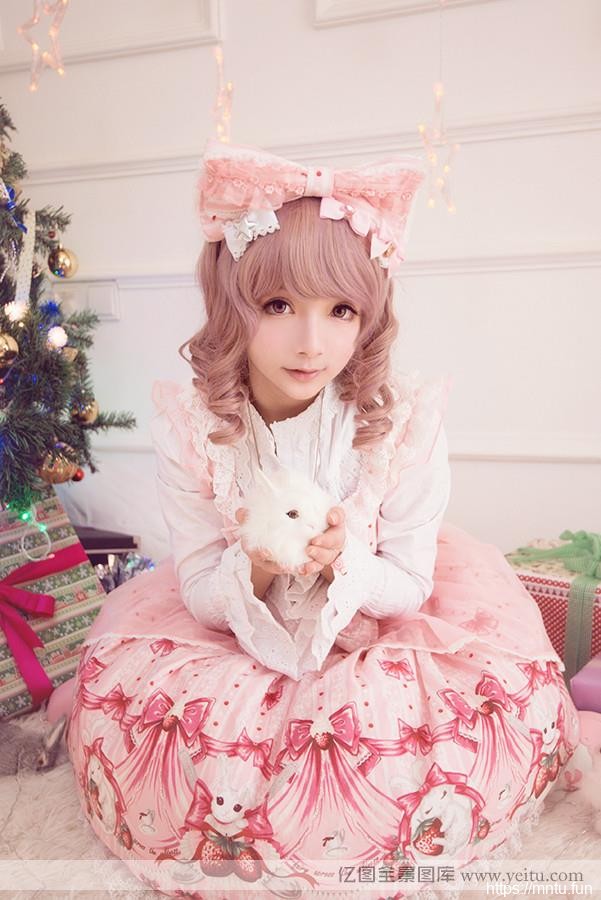 清纯可爱小美女圣诞节COS自拍