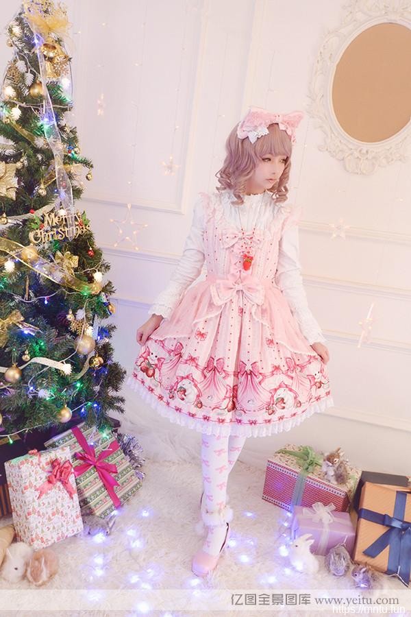 清纯可爱小美女圣诞节COS自拍