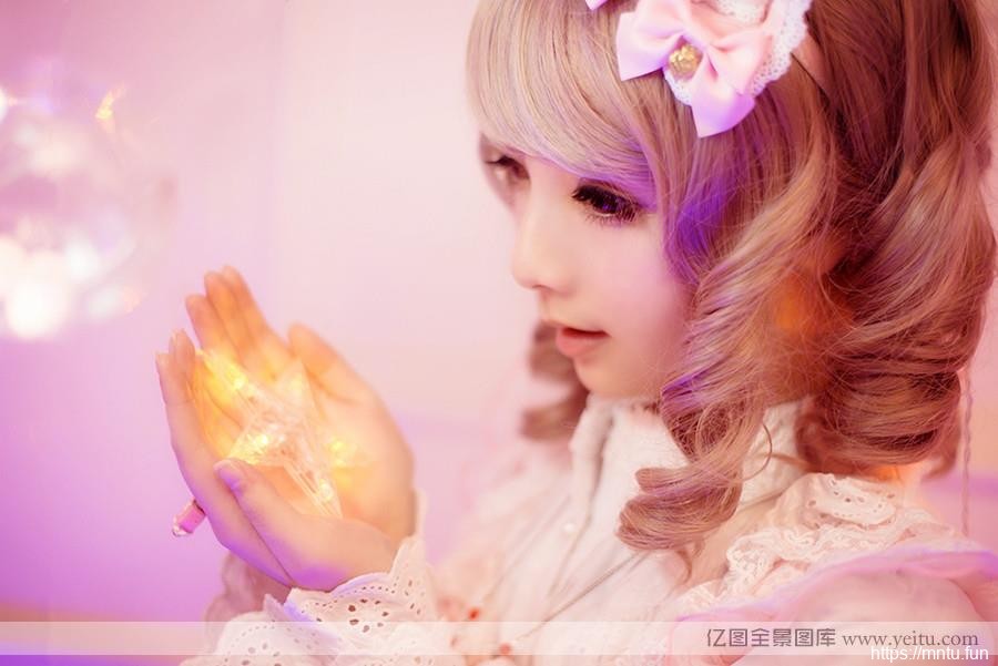 清纯可爱小美女圣诞节COS自拍