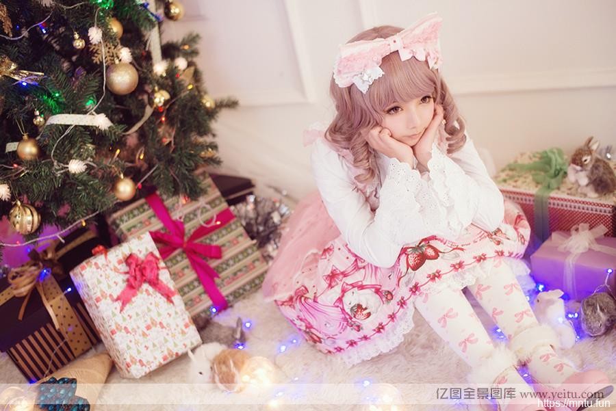 清纯可爱小美女圣诞节COS自拍