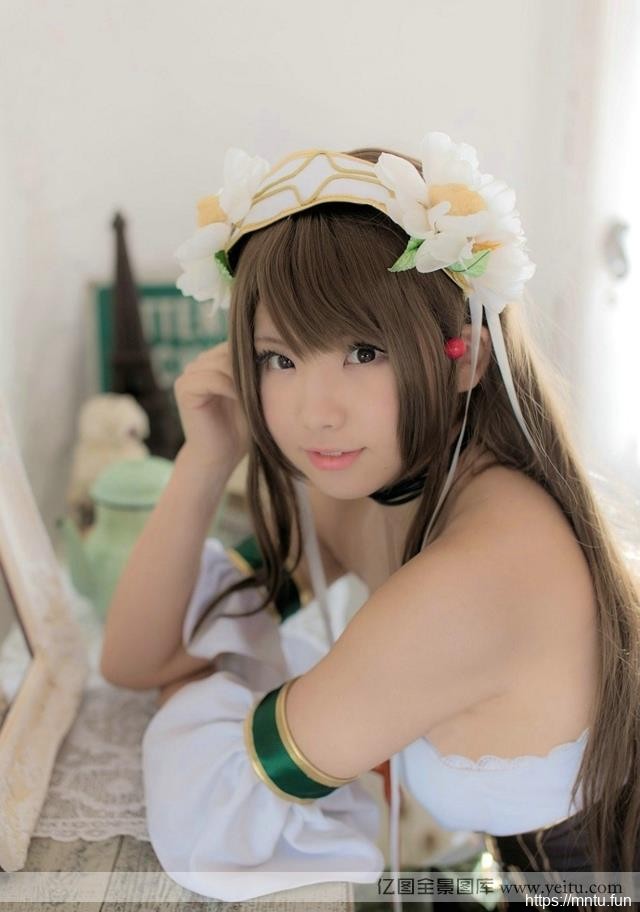 日本超萌微胖巨乳妹子cosplay