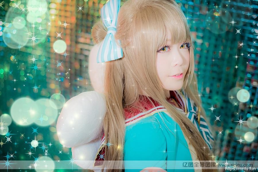 清纯姐妹花浴室COS装扮小可爱