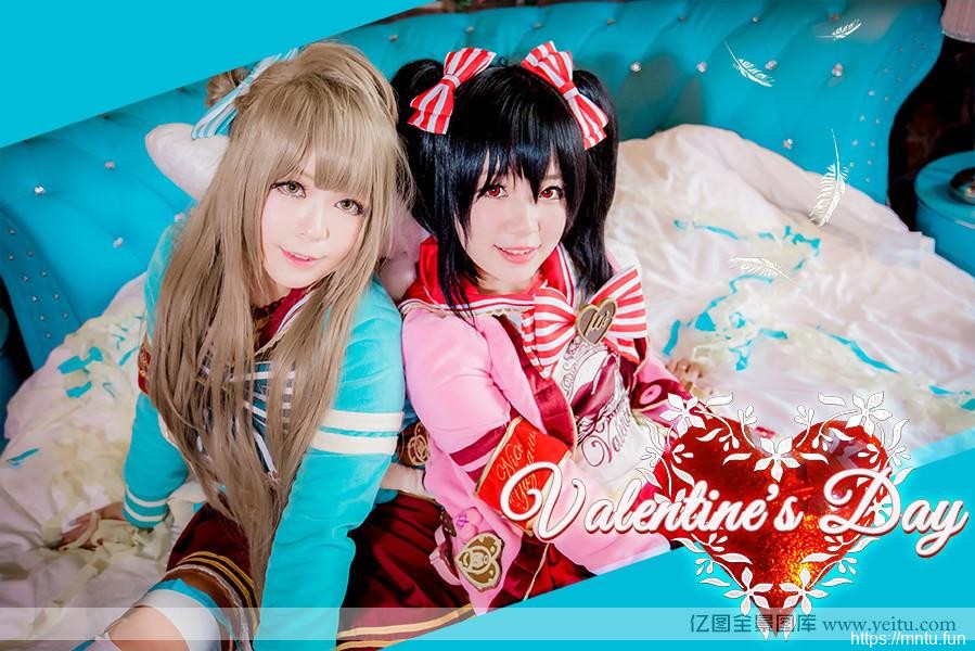 清纯姐妹花浴室COS装扮小可爱