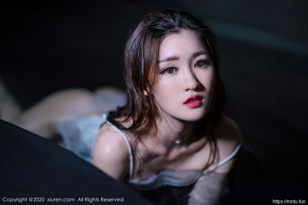 [秀人XIUREN] No.2116 沈梦瑶 《温泉尤物》