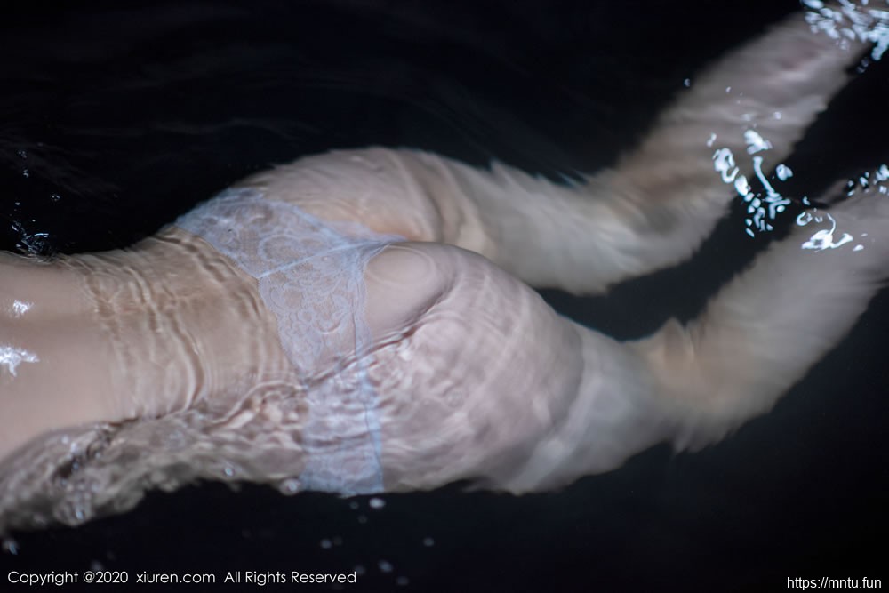 [秀人XIUREN] No.2116 沈梦瑶 《温泉尤物》