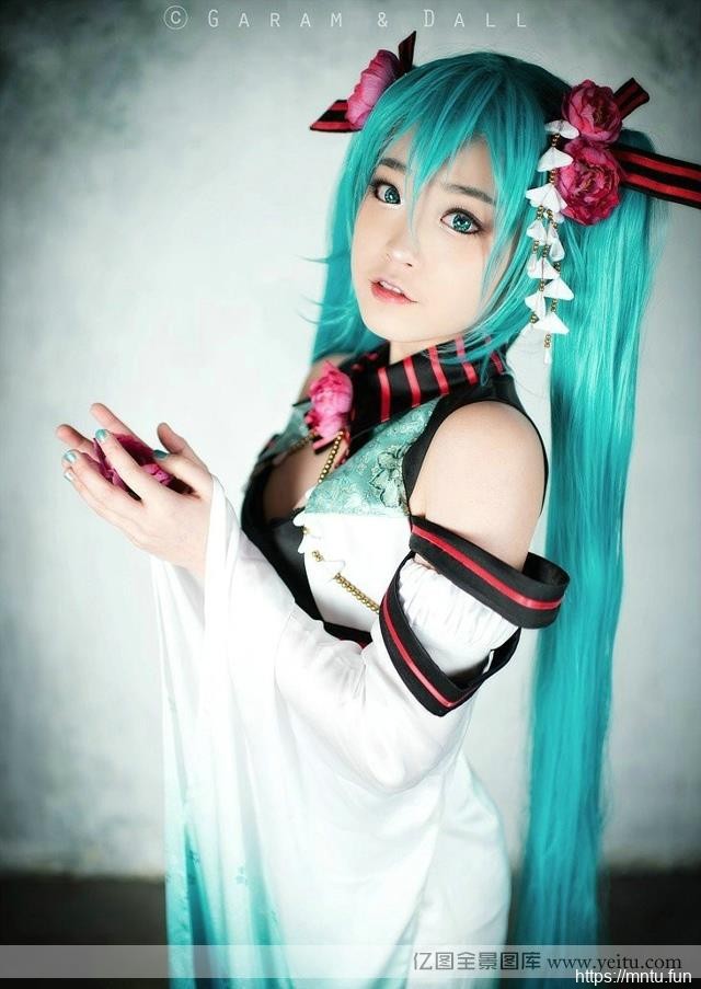 精致美女初音COS美腿酥胸清纯诱惑