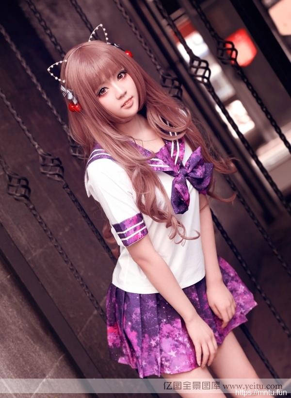 萌萌的大眼美少女cosplay写真