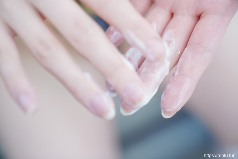 童颜巨乳UU酱吊带秀爆乳勾魂夺魄