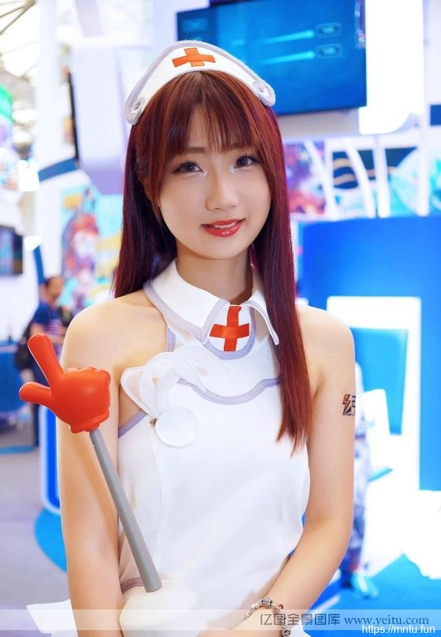 动漫展诱惑美艳护士coslolita和cosplayplay制服诱惑