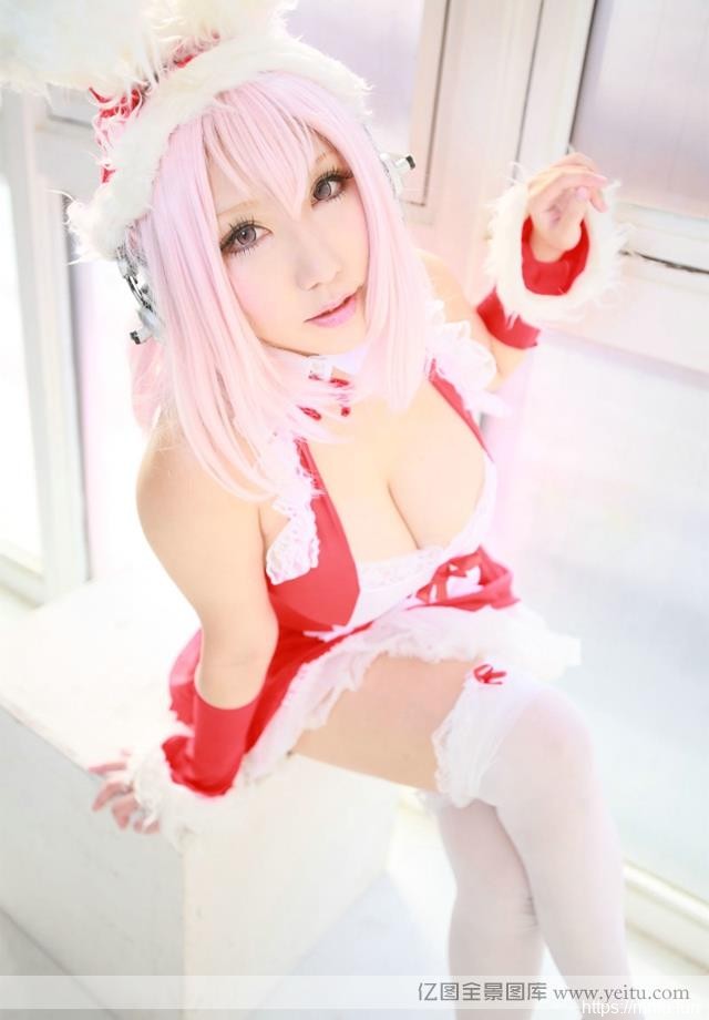 清纯萝莉童颜巨乳粉嫩cosplcosplay大全ay