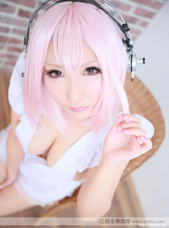 清纯萝莉童颜巨乳粉嫩cosplcosplay大全ay