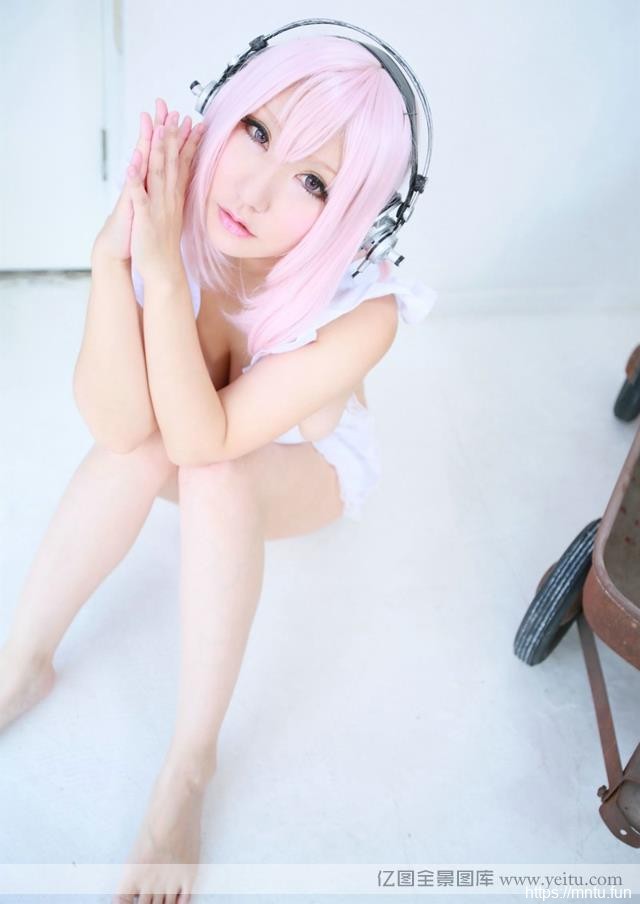 清纯萝莉童颜巨乳粉嫩cosplcosplay大全ay