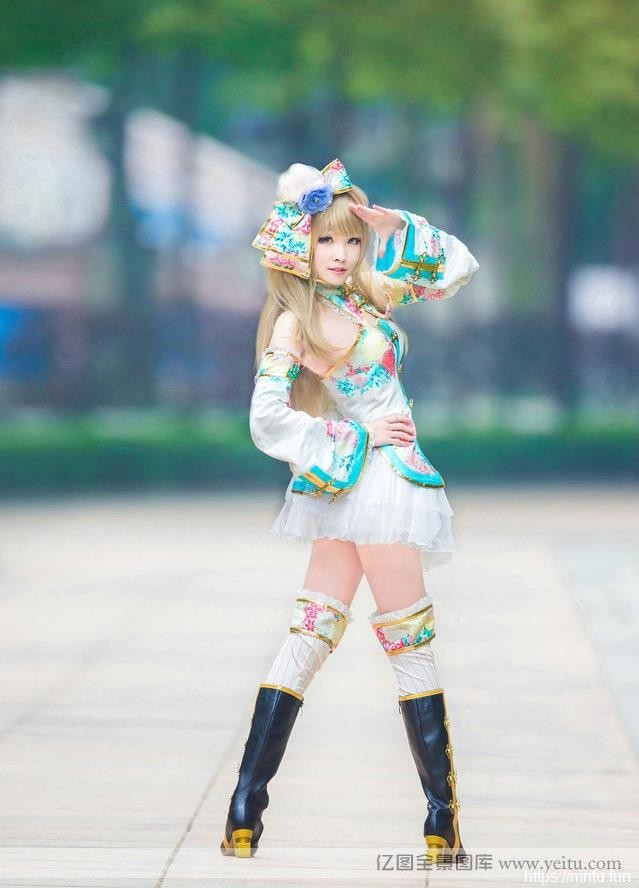 清纯萝莉室外街头cospllolita和cosplayay青春秀