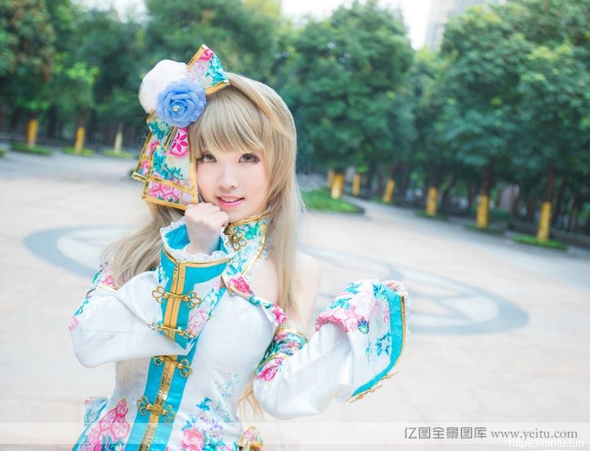 清纯萝莉室外街头cospllolita和cosplayay青春秀