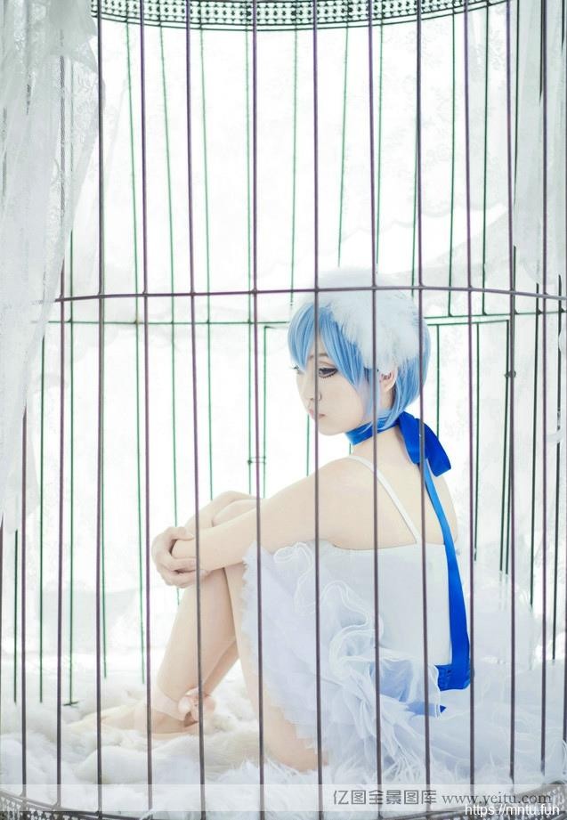 短发可爱小萝莉coscosplay制服play清纯写真