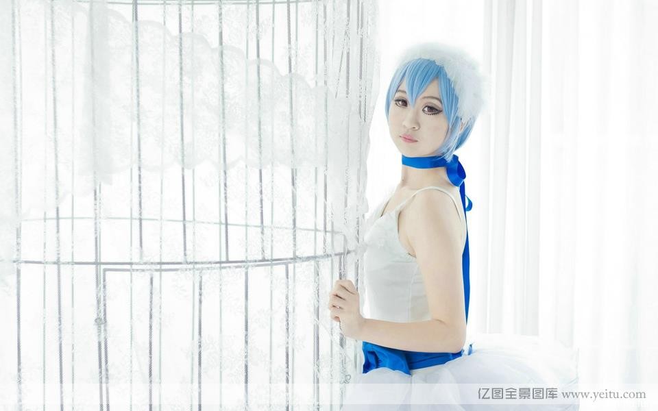 短发可爱小萝莉coscosplay制服play清纯写真