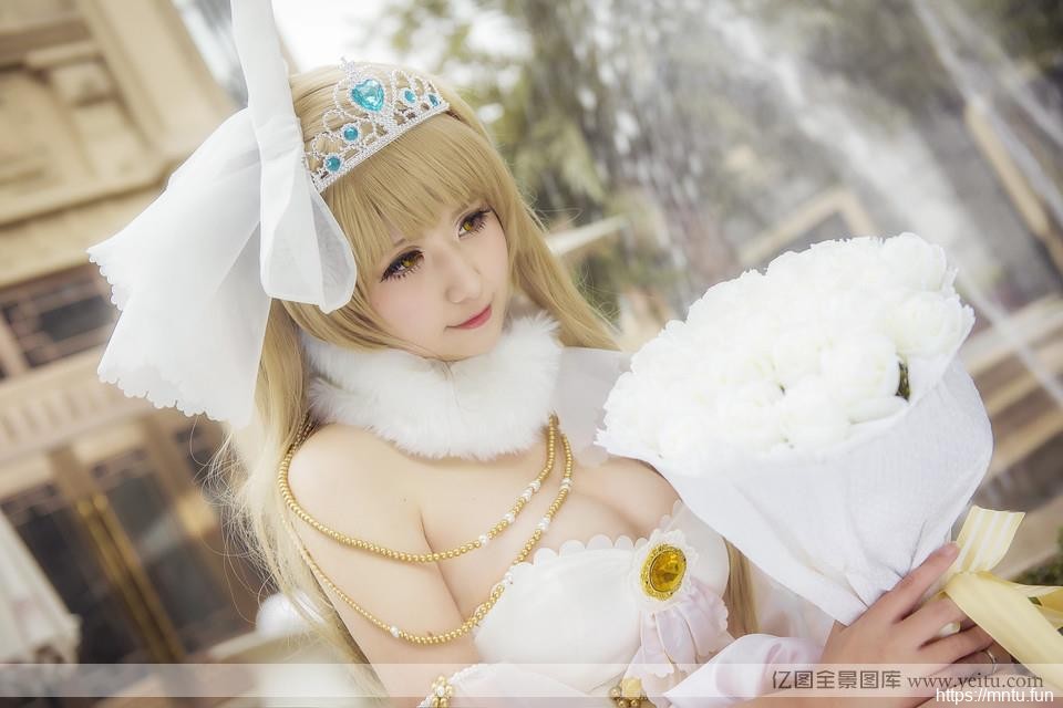 童颜巨乳美女cosplaycos全套街拍