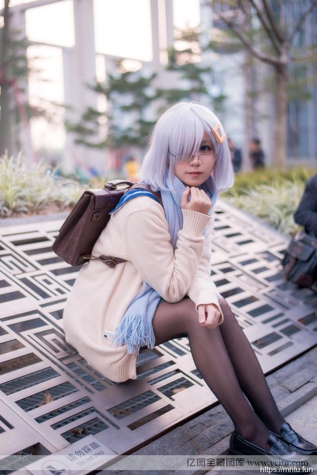 可爱萝莉黑丝美腿cospvrcosplayxlay