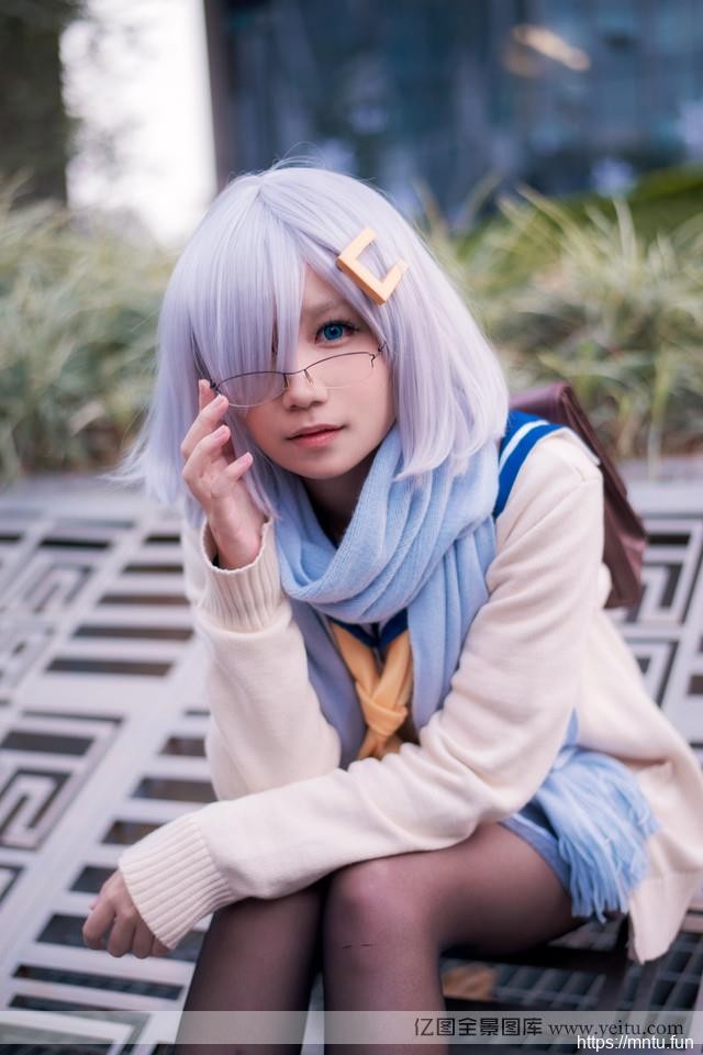 可爱萝莉黑丝美腿cospvrcosplayxlay