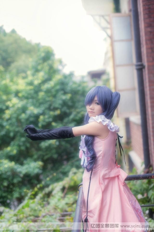 粉嫩白皙cosplay壁纸娃娃脸美女华丽cosplay