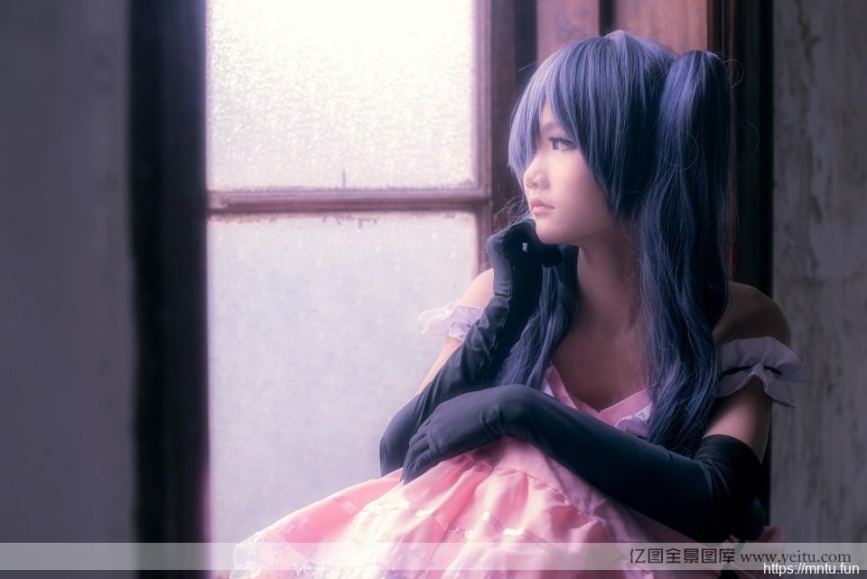 粉嫩白皙cosplay壁纸娃娃脸美女华丽cosplay