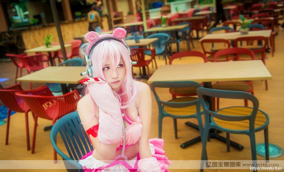 粉嫩白皙性感cosplay系列女孩cosplay写真