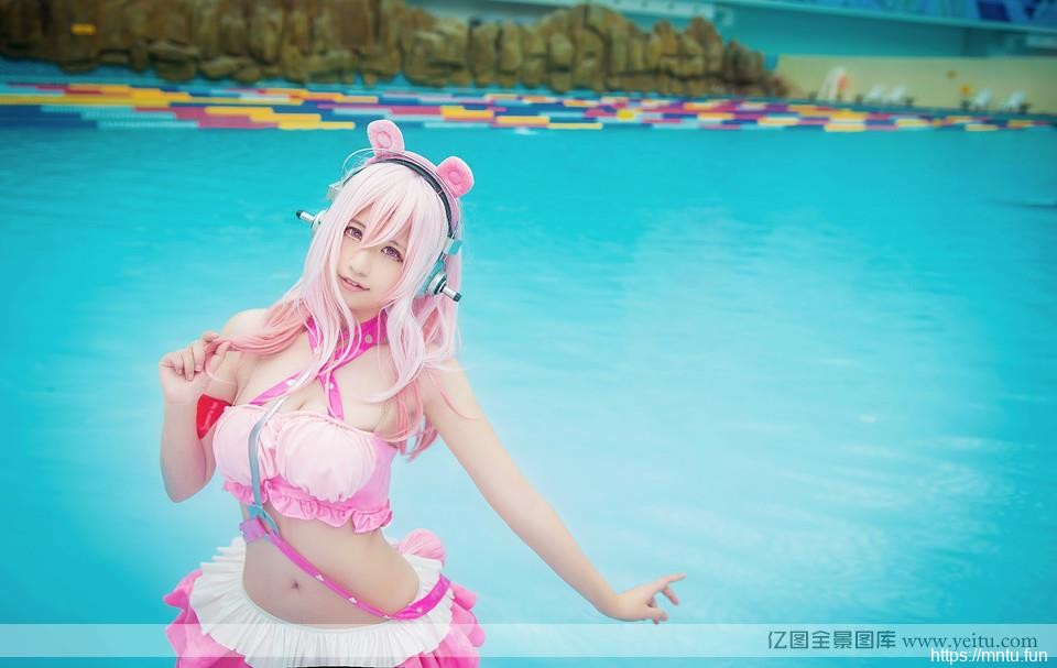 粉嫩白皙性感cosplay系列女孩cosplay写真