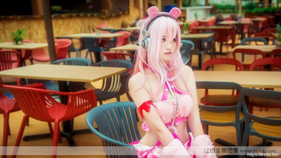 粉嫩白皙性感cosplay系列女孩cosplay写真