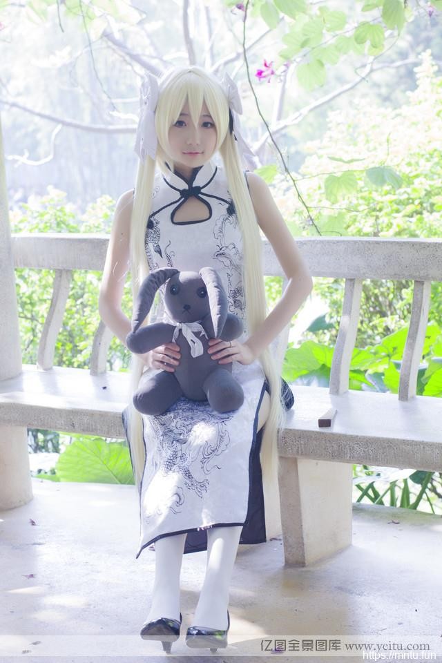 白皙女孩肉嘟嘟室外cosplay女装清新cosplay