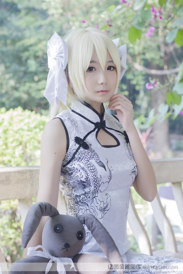 白皙女孩肉嘟嘟室外cosplay女装清新cosplay
