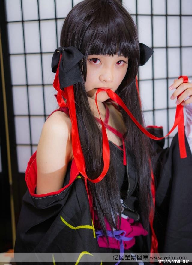 可爱长发少女甜美coskisscosplayplay