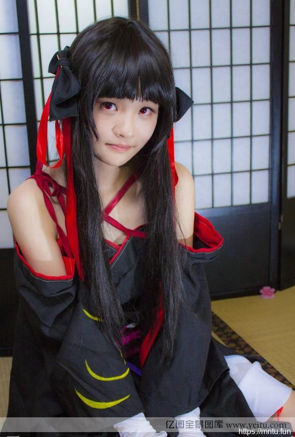 可爱长发少女甜美coskisscosplayplay