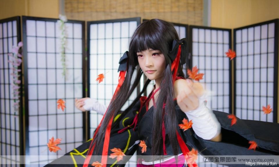 可爱长发少女甜美coskisscosplayplay