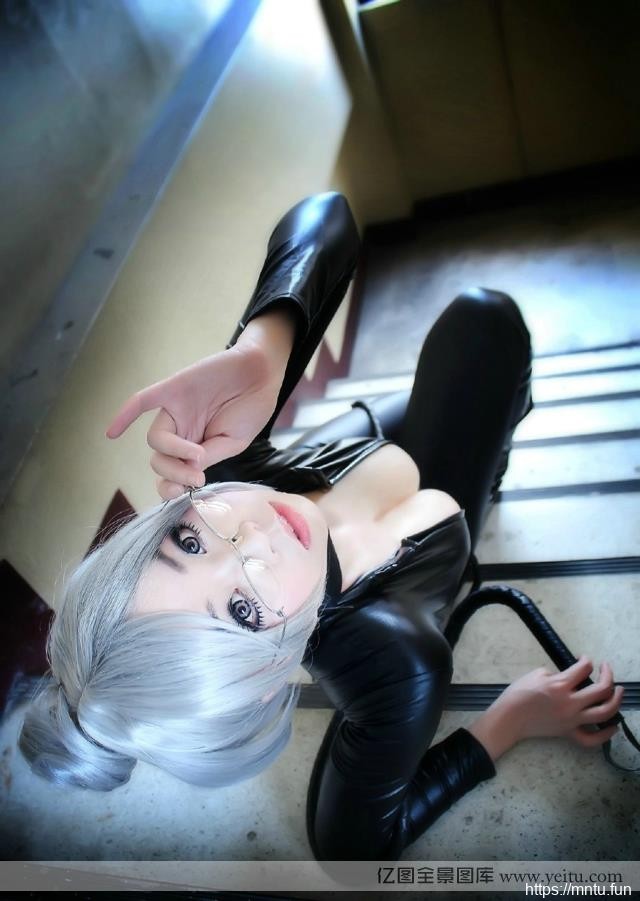 诱惑爆cos番号乳美女性感cosplay