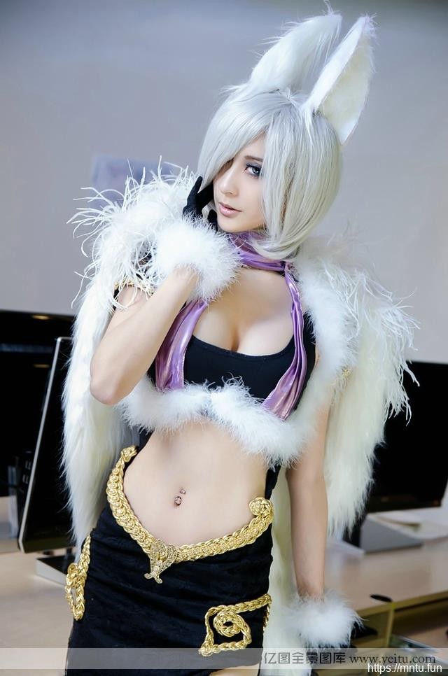 性感九尾狐诱惑宅男秀美胸cocosplay秀splay