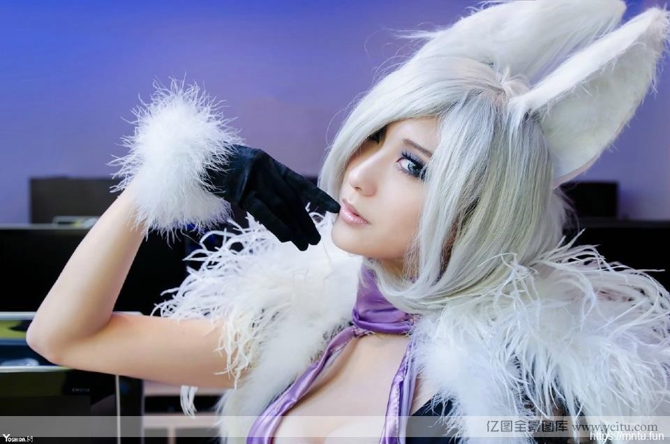 性感九尾狐诱惑宅男秀美胸cocosplay秀splay