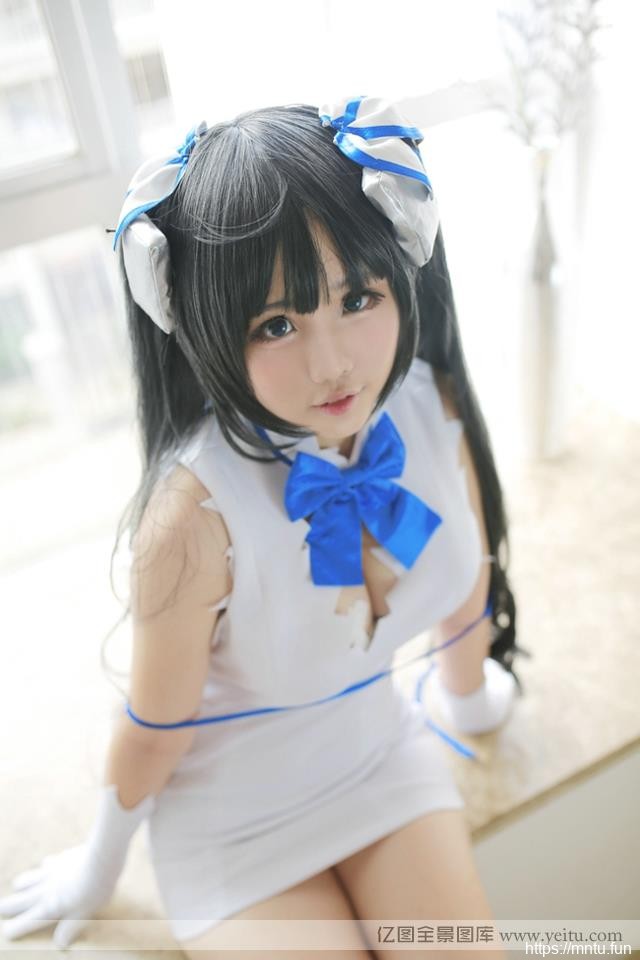 长发白嫩萝莉可爱cosplay隐显新cosplay乳沟