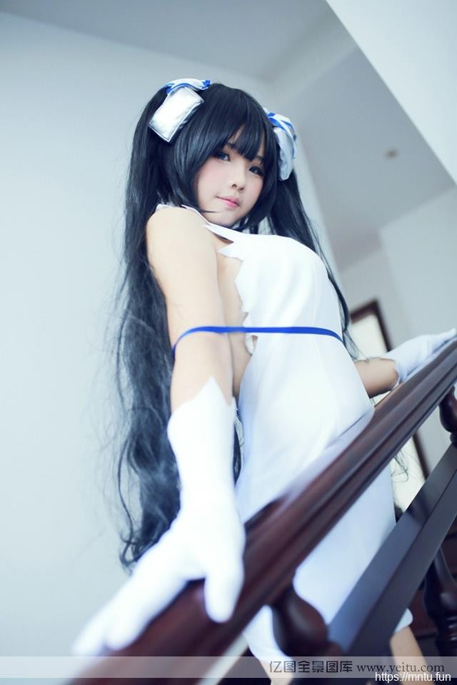 长发白嫩萝莉可爱cosplay隐显新cosplay乳沟