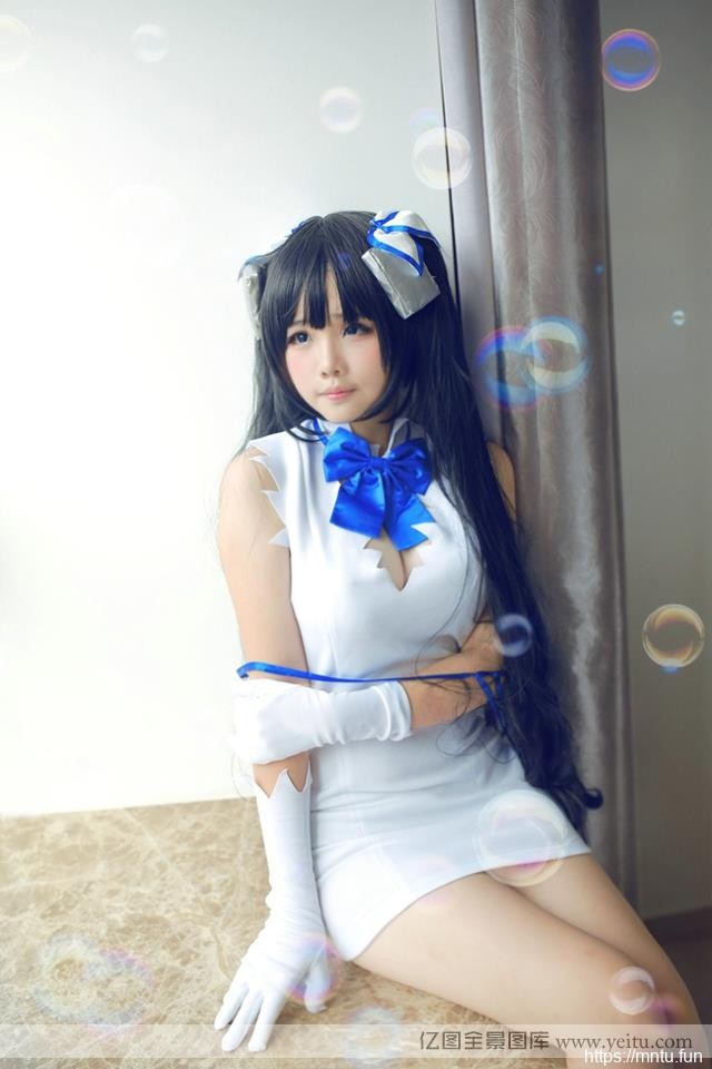 长发白嫩萝莉可爱cosplay隐显新cosplay乳沟