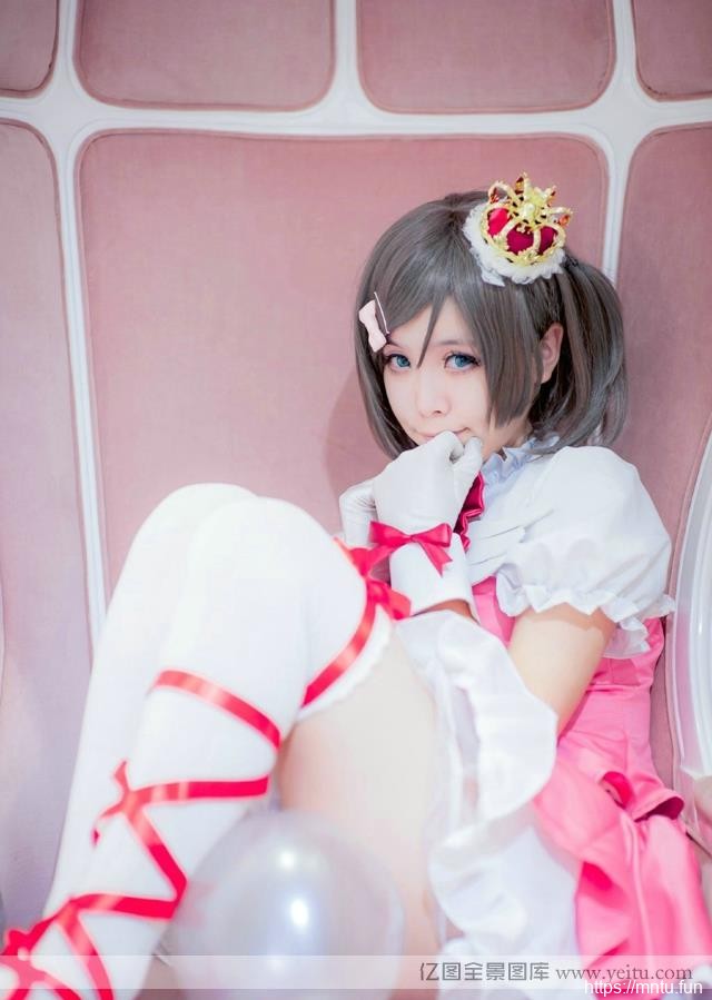 白皙可人粉嫩萝莉cospcosplay秀lay